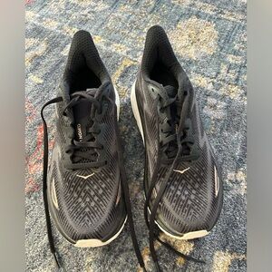 Hoka Clifton Series 9